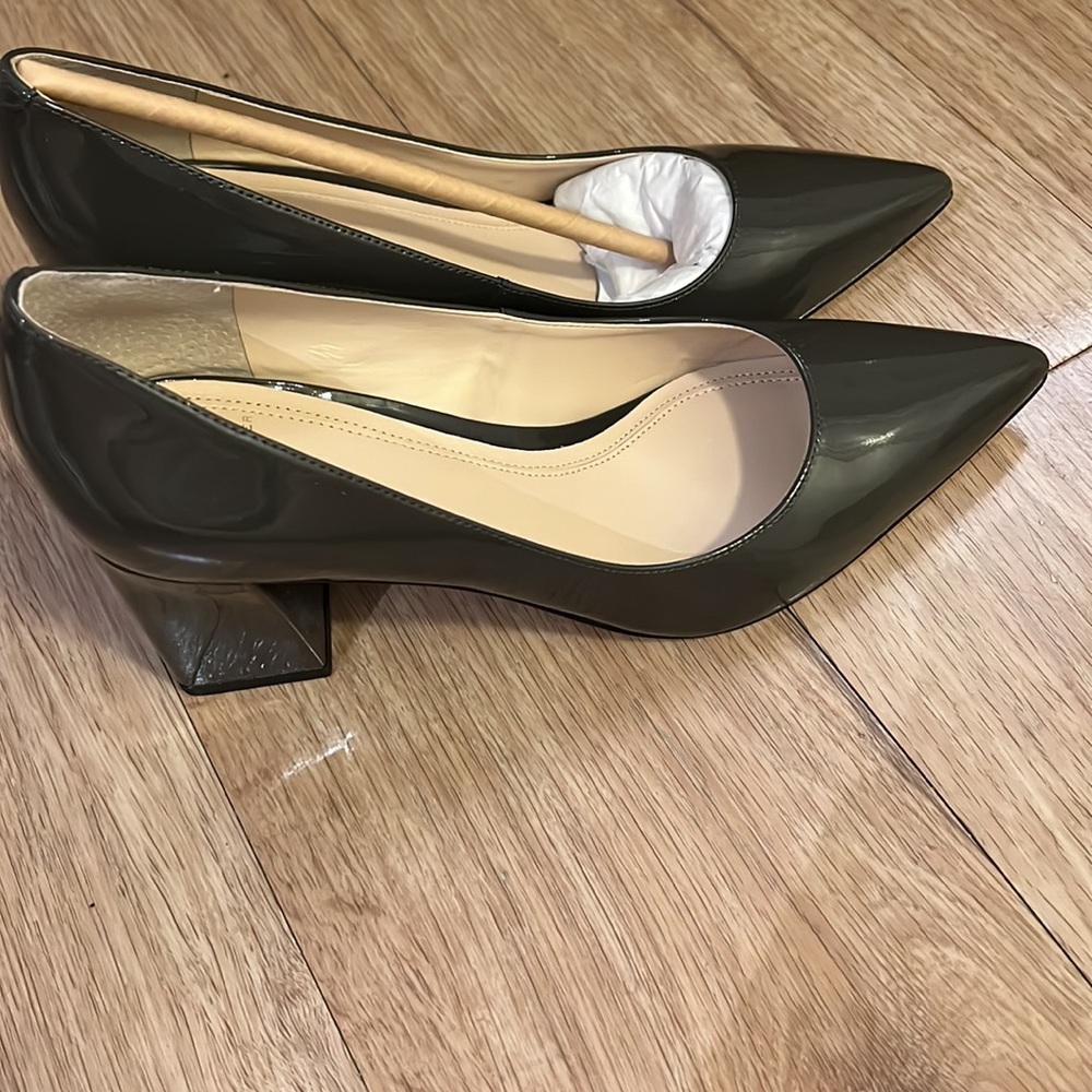Heels - Picture 2 of 4